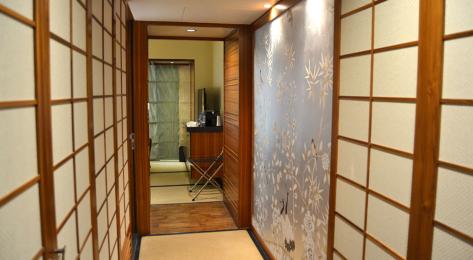 Sheraton Dubai Creek shoji screen corridor